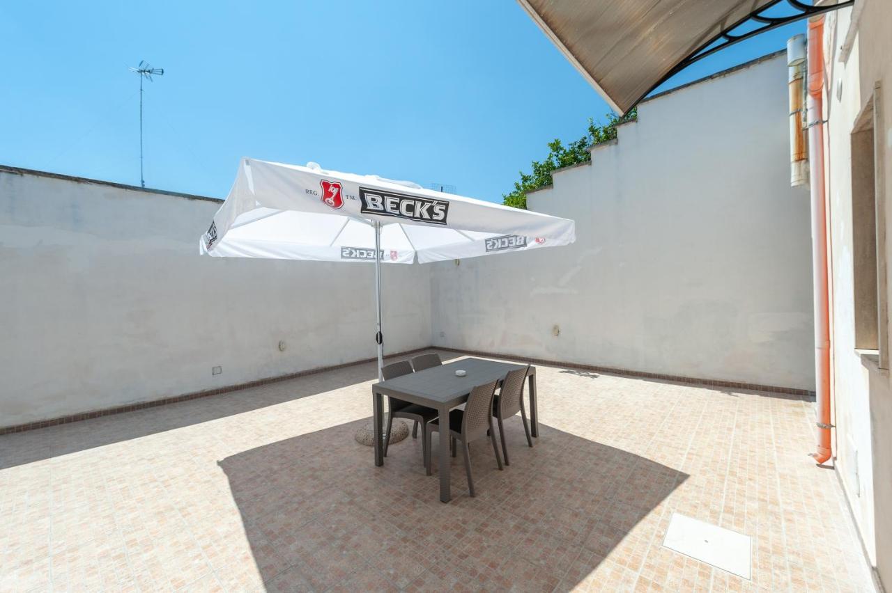 Casa Vacanze Petra Squinzano Exterior foto